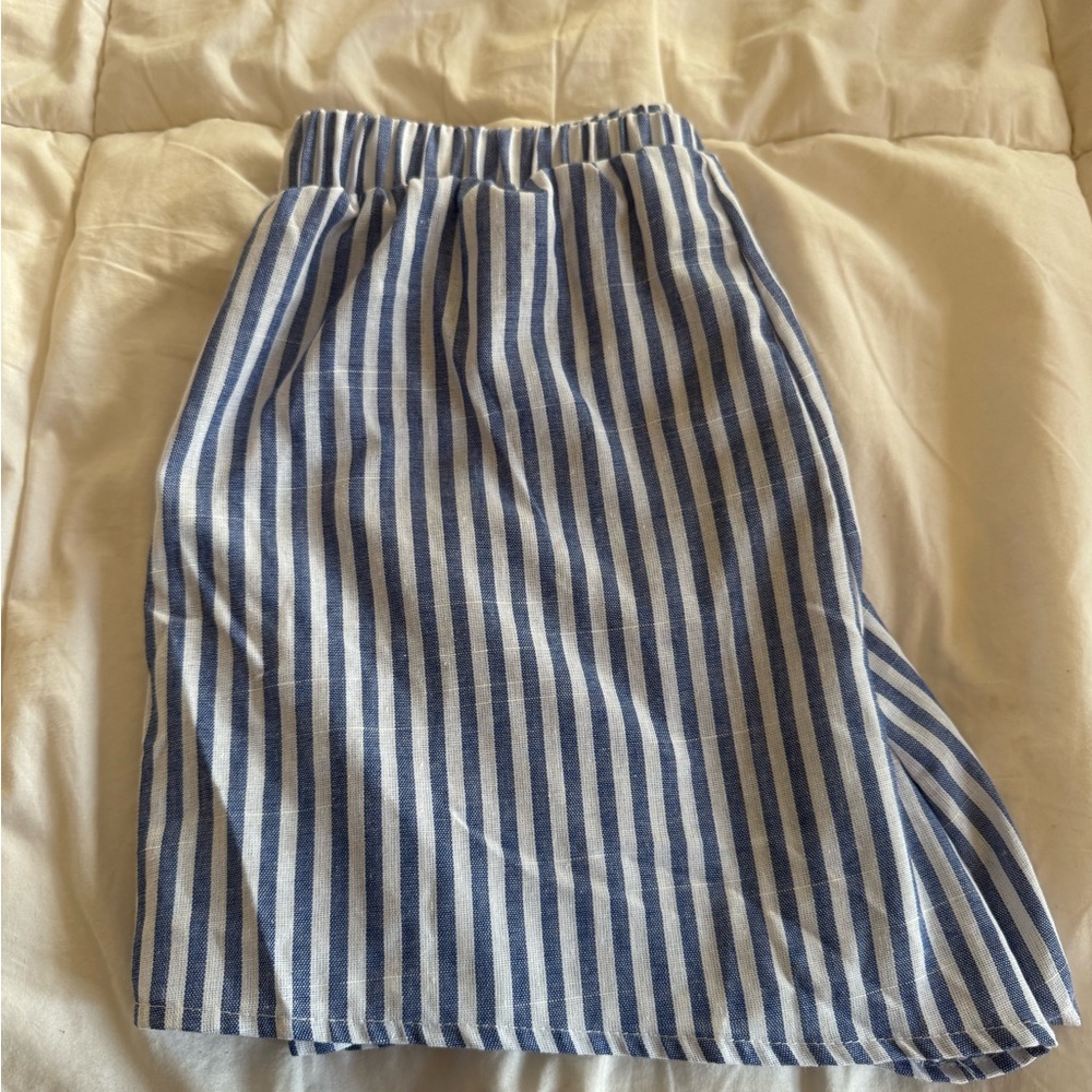 SHEIN Black and White Pencil Midi Skirt with Slit